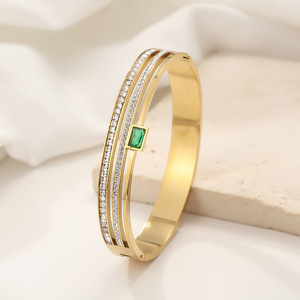 Bracelet manchette classique HR personnalisé pour femme, en acier inoxydable plaqué or 18 carats, étanche, ouvrable, avec zircone cubique, cadeau - Product Image 2