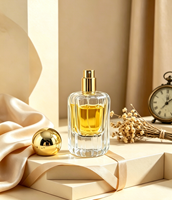 Flacon de parfum vide élégant et personnalisé en verre transparent côtelé carré de 30 ml avec pulvérisateur à pompe, sérigraphie, pour présentation et remplissage de parfums