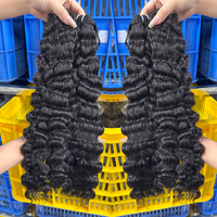 Lot de tissages de cheveux humains vierges bruts bouclés à cuticules alignées, Fournisseur en gros de cheveux humains vierges bruts bouclés vietnamiens et birmans