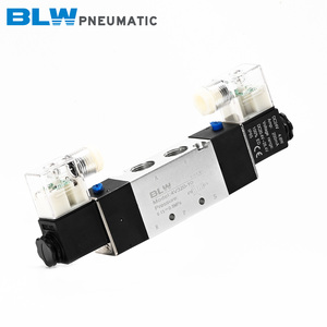 Van điện từ khí nén điều khiển kép 4v320-08 Van điều khiển điện <span class=keywords><strong>3</strong></span> vị trí 5 chiều cho các bộ phận khí nén - Product Image 1