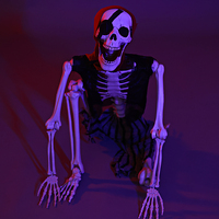 Squelette de pirate d'Halloween de 165 cm, articulations mobiles, décoration humanoïde en plastique pour cour, pelouse, jardin et maison hantée