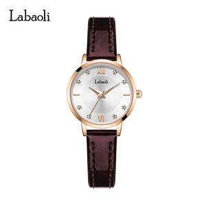 Relojes de mujer sofisticados con diseño elegante y un toque de lujo Venta al por mayor de relojes de cuarzo con correa de cuero de alto valor - Product Image 4