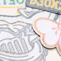 Patchs brodés Carnaval Néerlandais, Badges lettres tendance, Appliques thermocollantes brodées à la machine pour la décoration de manteaux et vestes