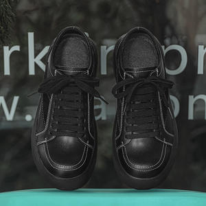 รองเท้าผ้าใบเสริมส้นผู้ชายรุ่นใหม่ประจำฤดูใบไม้ร่วง-ฤดูหนาวปี 2026 ดีไซน์สีสันตัดกัน สไตล์ลำลองอินเทรนด์ เหมาะสำหรับใส่ในมหาวิทยาลัยและโอกาสต่างๆ - Product Image 2