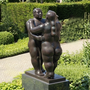 Escultura de Bronce Personalizada de Gran Tamaño, Arte en Latón Fundido, Decoración para el Hogar y Jardín, Fernando Botero, Hombre y Mujer Desnudos, en Venta - Product Image 1