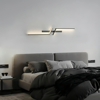 Lampe murale longue moderne en aluminium de luxe légère avec télécommande pour chambre à coucher et salon, éclairage d'arrière-plan de télévision