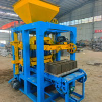 Meilleur Prix Qt4-26 Machine de Fabrication de Briques de Pavé Semi-Automatique Vibrante pour Blocs de Ciment avec Moteur