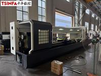 Tour CNC à usage intensif CK6180 6000 mm avec commande FANUC, haute précision, porte-outils à 8 stations pour le tournage de métaux de précision