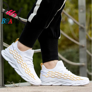 รองเท้าวิ่งผู้ชายสไตล์ลำลองสปอร์ตเรียบง่ายระบายอากาศได้ดี - Product Image 5