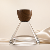 Flacon de parfum en verre transparent personnalisé à base épaisse, entonnoir semi-circulaire, bouchon en bois, compte-gouttes plat, estampage à chaud, design créatif