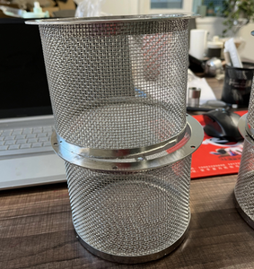 Tuyau de cylindre filtrant perforé en maille métallique en acier inoxydable pour la séparation de l'eau de filtration liquide et l'utilisation de la pompe à moteur - Product Image 4