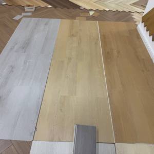 Pavimento SPC antigraffio LVP 6mm, listoni vinilici a scacchiera con sistema a incastro - Product Image 1