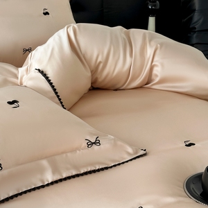 Parure de lit de luxe légère brodée en soie lavée de haute qualité, style français, disponible en 3 ou 4 pièces - Product Image 5