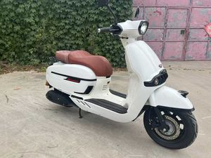 Motocyclettes à pédales Mika Vespas <span class=keywords><strong>150cc</strong></span> en provenance du Jiangsu, Chine, peuvent être expédiées directement par le fabricant pour l'exportation - Product Image 5
