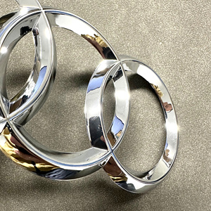 Emblema trasero de coche 4 anillos ABS insignia de maletero para <span class=keywords><strong>Audi</strong></span> A3 A4 A5 A6 A7 A1 A2 Q2 Q3 Q4 <span class=keywords><strong>Q5</strong></span> Q7 Q8 TT S3 S4 S5 S6 S7 - Product Image 4