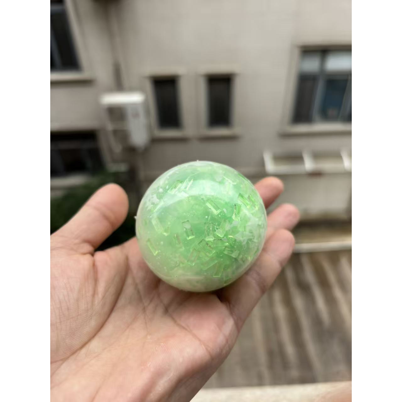 Boules de glace concassées faites à la main en vert [emballage en sac OPP] 6 cm