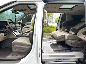 Nuevo <span class=keywords><strong>Kia</strong></span> Carnival 7 Seater Suv Car 4x4 Mpv Van Usado y Nuevo Gasolina Auto China - Product Image 2