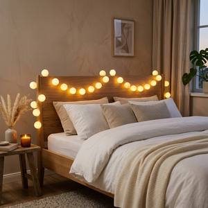 <span class=keywords><strong>Guirnalda</strong></span> de Luces LED con <span class=keywords><strong>Bolas</strong></span> de Algodón, Blanco Cálido, Alto CRI 80, Control por Botón, IP44, Interior/Exterior, 1.5m - Product Image 1