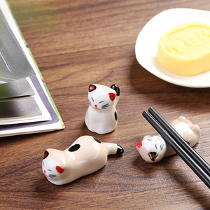 Soporte para palillos de gato de estilo japonés, soporte para cuchara de cerámica pintado <span class=keywords><strong>a</strong></span> <span class=keywords><strong>mano</strong></span>, soporte creativo para palillos de gato Panda Piggy, vajilla - Product Image 2