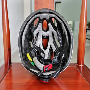 Casque de vélo moulé en une seule pièce, 26+ aérations, léger, respirant, unisexe, pour adulte, casque de sécurité pour VTT, blanc pur - Product Image 1