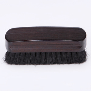 Brosse à barbe en bois massif avec poils naturels pour hommes, pour l'entretien et le coiffage de la barbe - Product Image 2