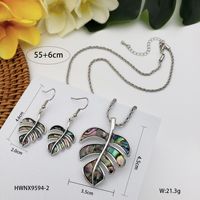 Ensemble de bijoux en coquillage de mer de plage d'été Collier Monstera Deliciosa en or Boucles d'oreilles en forme de tortue en coquille d'ormeau naturel