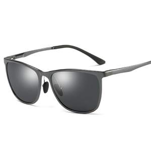 Gafas de Sol con Protección UV400, Polarizadas, Clásicas, Modernas, para Hombre y Mujer, Diseño Italiano - Product Image 2