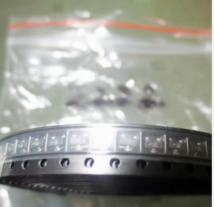 Composant électronique de contrôle de direction du courant à 3 broches en silicium d'origine MMBT2222ALT1G 40V - Product Image 5