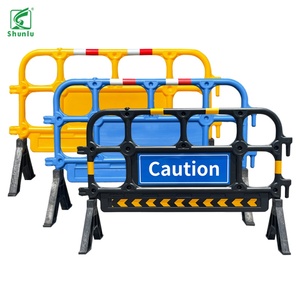 Guide de sécurité pour la construction en extérieur : Poteaux de clôture et barrières routières en PE pour le contrôle du trafic – Prix usine - Product Image 3