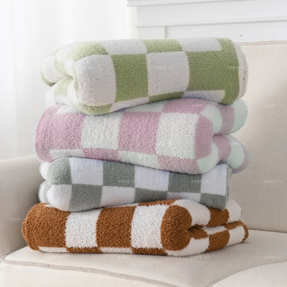 Heavyweight Green Bed Blanket Reversible Knitted Checkered Microfiber feather Yarn Checkerboard Plush Throw Blankets for Couch