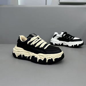 Chaussures de skate tendance pour hommes Printemps 2025 – Nouveau style à semelle épaisse, lacets, anti-odeur, doublure en maille, polyvalentes, sport et décontractées, style « Dad Shoes » - Product Image 1