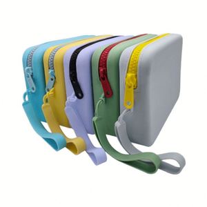 Bolsa de Maquillaje Portátil Personalizada NH Fashion, Monedero Cosmético Impermeable, Versátil, con Cierre, de Silicona de Grado Alimenticio, para Dulces - Product Image 3