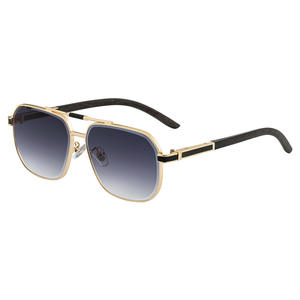 Nuevas gafas de sol con montura cuadrada para hombre, color negro, dorado, metal, plástico, protección UV400, patillas de imitación de madera, gafas de sol de clase 2 - Product Image 2