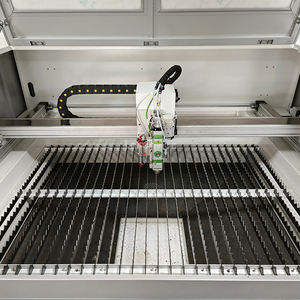 Découpeuse laser CNC haute précision LaserMen-1390FC pour acier au carbone de 10 mm et acrylique de 14 mm - Product Image 2