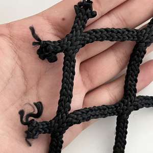 Le filet de football installé au but du terrain de football permet aux spectateurs de voir clairement si un but a été marqué. - Product Image 3