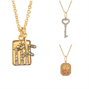 Nuovo ciondolo in acciaio inossidabile scintillante con cuore in zircone arcobaleno portachiavi serie portafortuna collana geometrica quadrata stella - Product Image 2