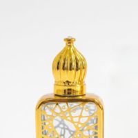 Flacon de parfum rechargeable 5ml 10ml en verre doré carré avec bouchon à vis et applicateur à bille pour vaporisation, trois options d'application, idéal pour les voyages