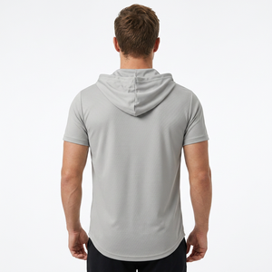 T-shirt à capuche gris clair pour homme, manches courtes, fermeture éclair 1/4, coupe ajustée, style sportif, séchage rapide, mélange de lin, logo avant, idéal pour l'été et la gym - Product Image 3