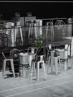 Ensemble de meubles de bar en fût d'huile industriel vintage, table et chaises en métal pour pub, café, restaurant, OEM, ODM, logo personnalisé