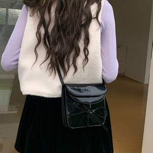 Niche Design Red Patent Leather <b>Square</b> Bag With Bow 7 Inch Magnetic Buckle Single Strap Fashion Shoulder Crossbody Bag - Product Image 3