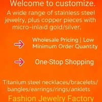 Collier en titane avec flacon de parfum carré en émeraude et rubis de style vintage, bambou, sportif, unisexe, tendance, style Hong Kong, TikTok