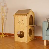 Maison pour chat en bois moderne à plusieurs niveaux - Maison pour chat d'intérieur durable et spacieuse pour les grandes races (jusqu'à 20 livres) - Griffoir solide pour toutes les saisons