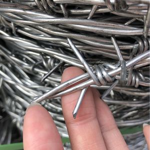 <span class=keywords><strong>ลวดหนาม</strong></span>ตาข่ายชุบสังกะสีแบบจุ่มร้อนสำหรับฟาร์ม <span class=keywords><strong>ราคา</strong></span>ถูก น้ำหนัก 3กก. - <span class=keywords><strong>50</strong></span>กก. ความยาว <span class=keywords><strong>50</strong></span>ม. 1000ม. ขายเป็นม้วน - Product Image 5