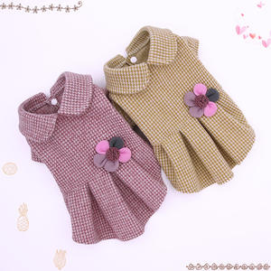 Vêtement pour chien de petite taille, robe en coton imprimé à carreaux, avec décoration florale, vêtements chauds d'hiver, vente en gros - Product Image 2