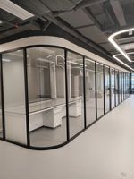 Panneau de séparation de bureau modulaire en acier courbé, mur en verre dépoli insonorisé et mobile, écologique, anti-corrosion, garantie 5 ans