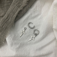 Boucles d'oreilles pendantes étoile croisée de luxe, style coréen minimaliste, tendance, anti-chute, pour hommes et femmes, bijoux d'oreille quotidiens