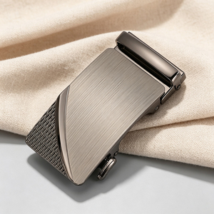 Cinturón versátil con hebilla automática y adornos geométricos para hombres, cinturones formales y casuales, uso en todas las ocasiones - Product Image 5
