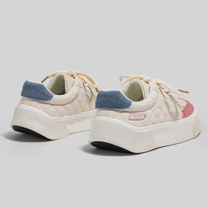 Nouvelles chaussures en toile à semelle épaisse au design unique pour femmes, très polyvalentes, pour l'école, mignonnes, tendance, respirantes et élégantes - Product Image 3