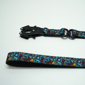 สายจูงสุนัขไนลอนแข็งแรงทนทาน หรูหรา เป็นมิตรกับสิ่งแวดล้อม พร้อมตัวล็อคแบบกบ วัสดุโลหะ และพิมพ์สีและโลโก้ - Product Image 4