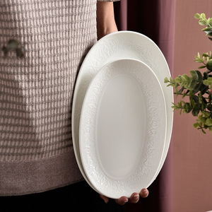 จานรูปปลา ดีไซน์มินิมอลทันสมัย ใช้กับไมโครเวฟได้ รูปทรงวงรี เหมาะสำหรับอาหารโรงแรม สเต็ก/เค้ก/ของว่าง  สามารถสกรีนโลโก้ได้ - Product Image 4